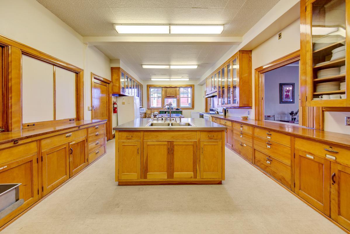 222 3rd Avenue NW