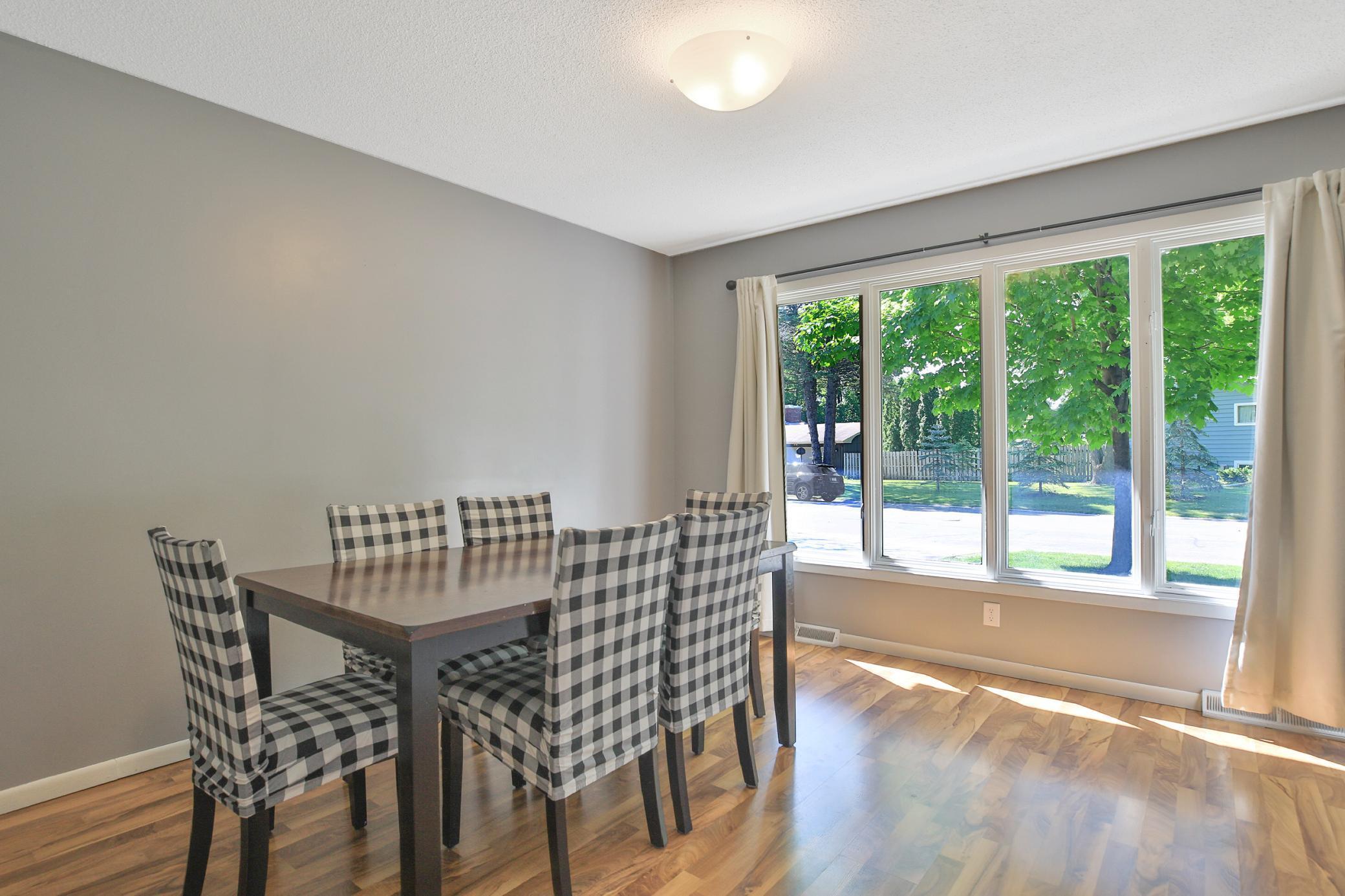 12 Crestview Bay