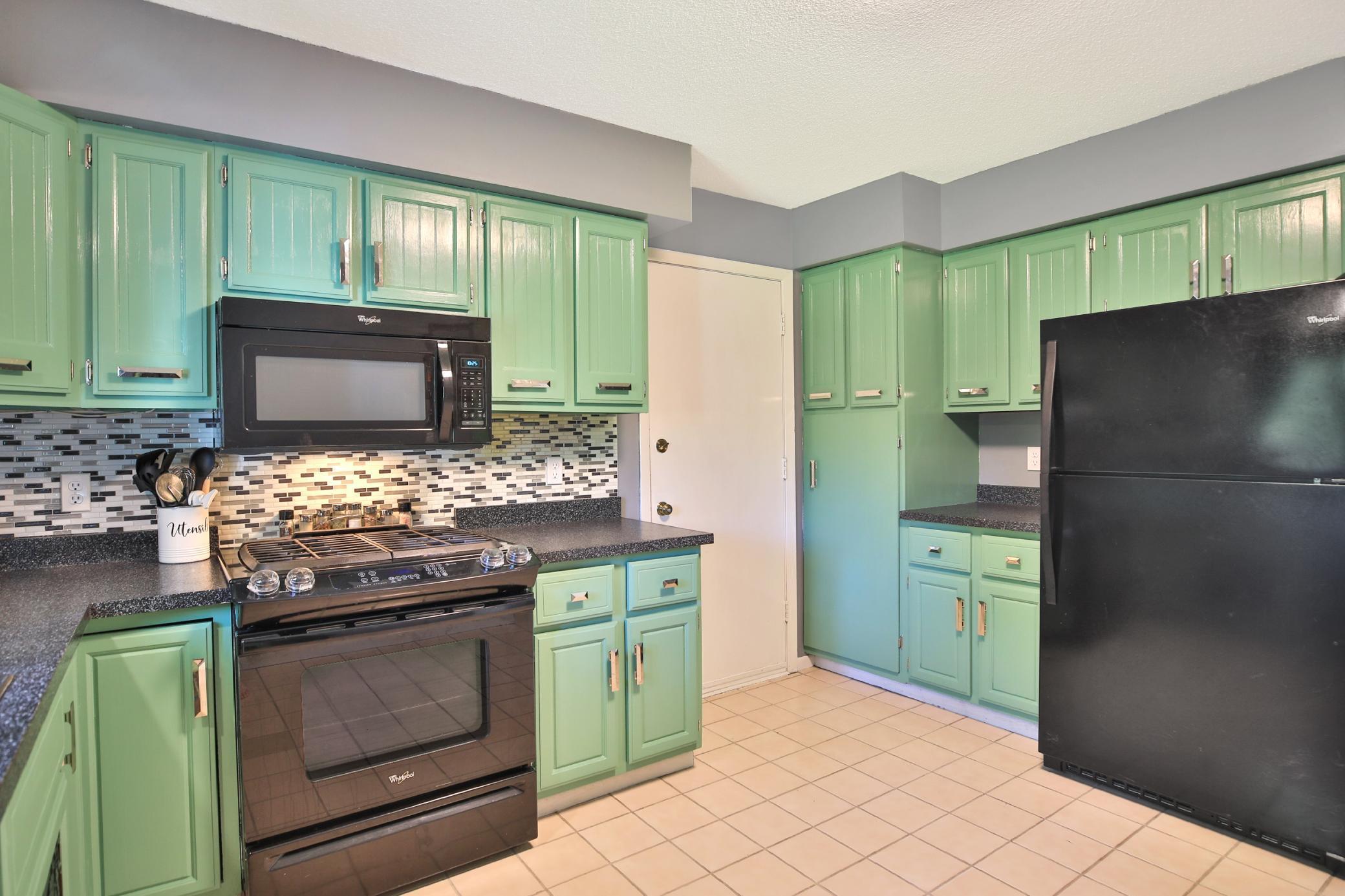 12 Crestview Bay