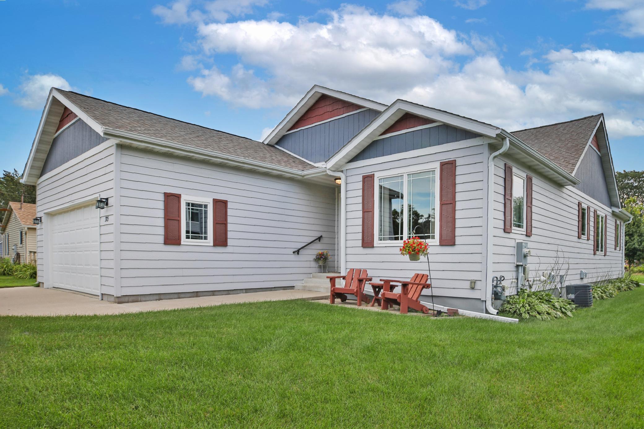 305 3rd Street NE