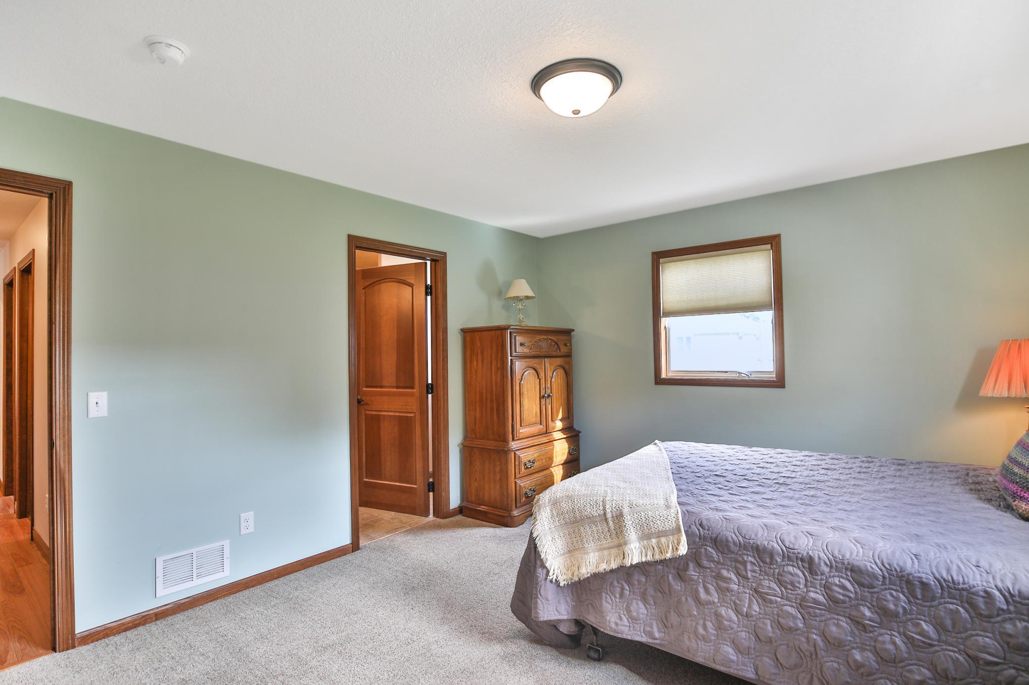 305 3rd Street NE