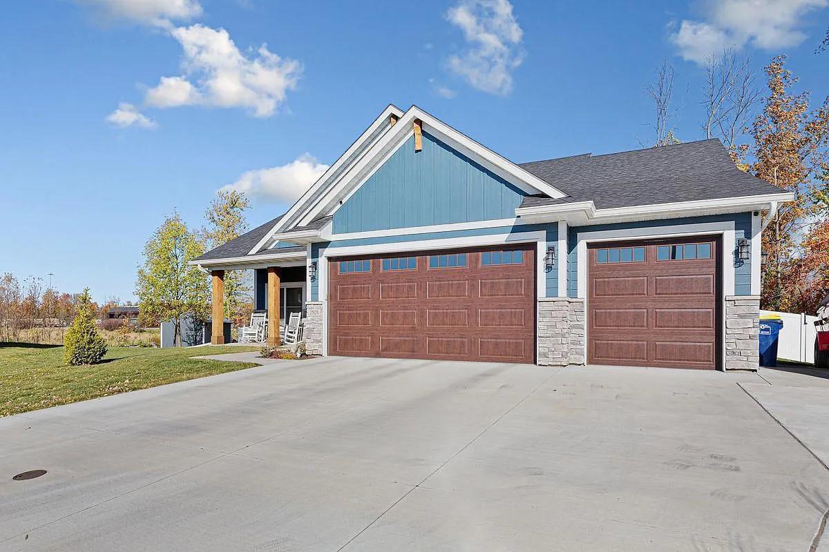 2924 Hanson Court