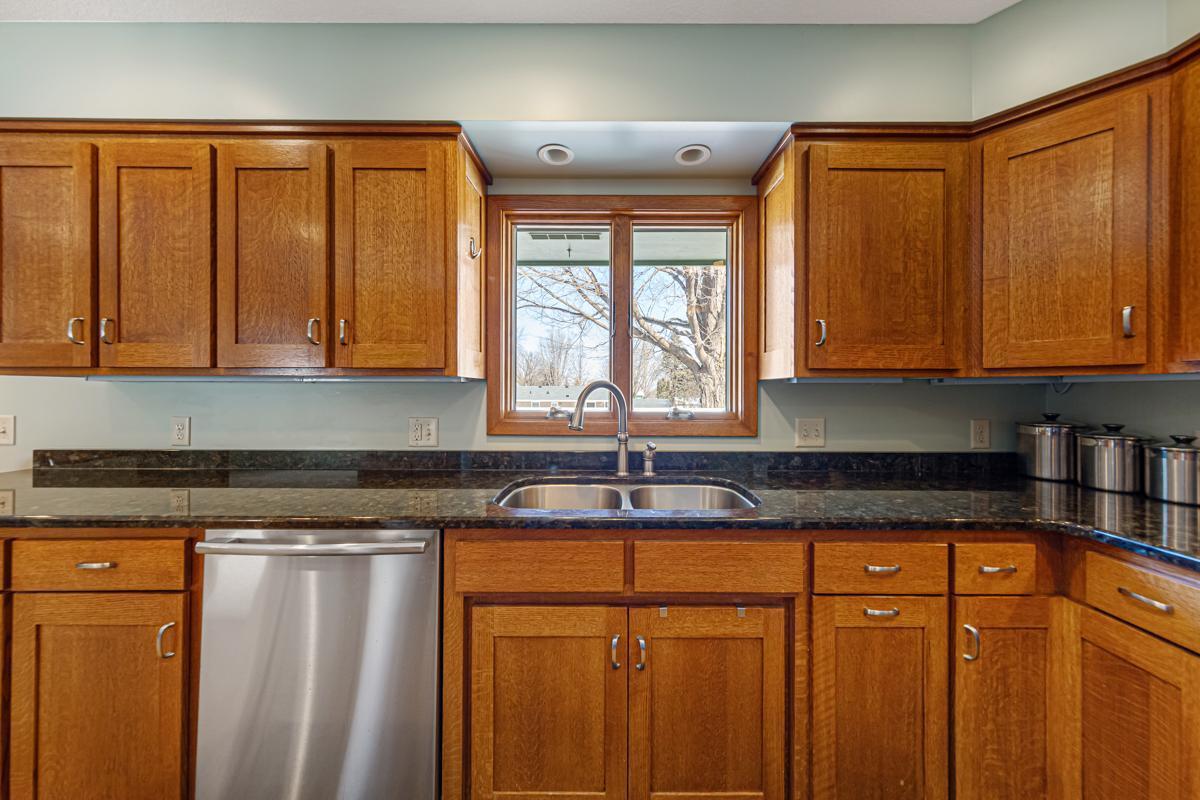 1424 Wellington Crescent