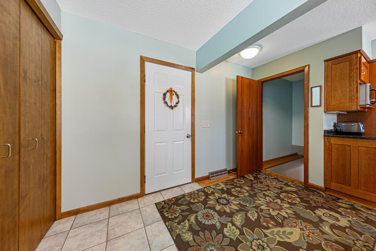 1424 Wellington Crescent