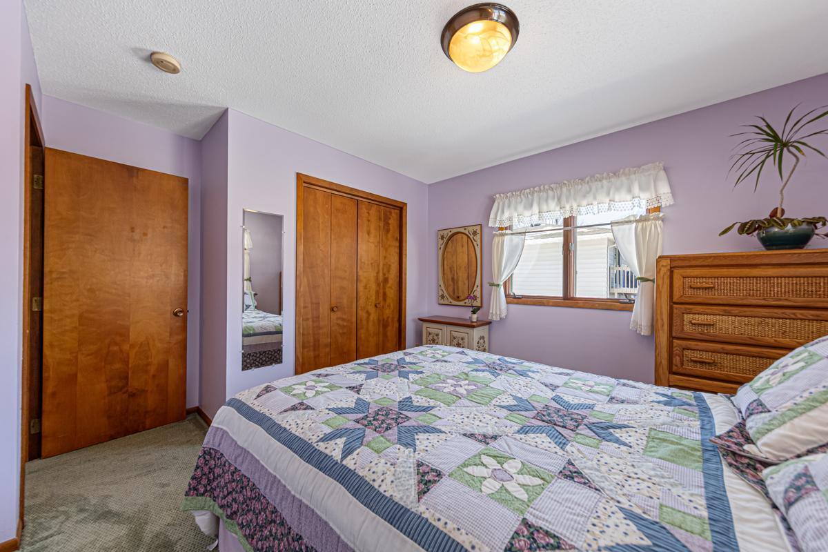 1424 Wellington Crescent