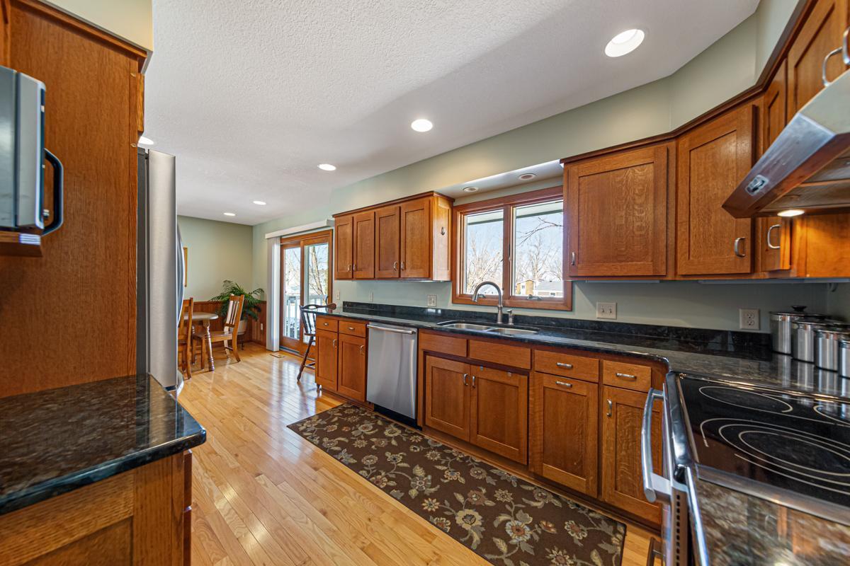 1424 Wellington Crescent