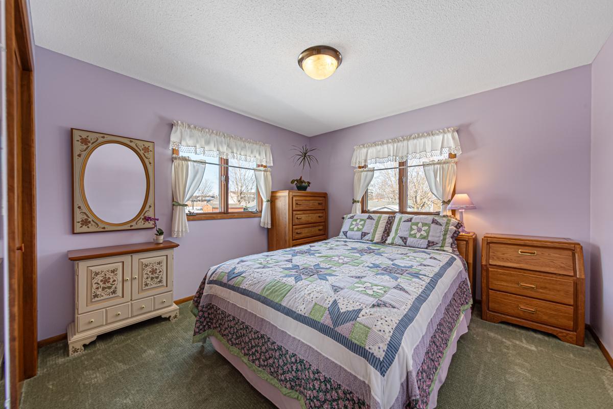 1424 Wellington Crescent