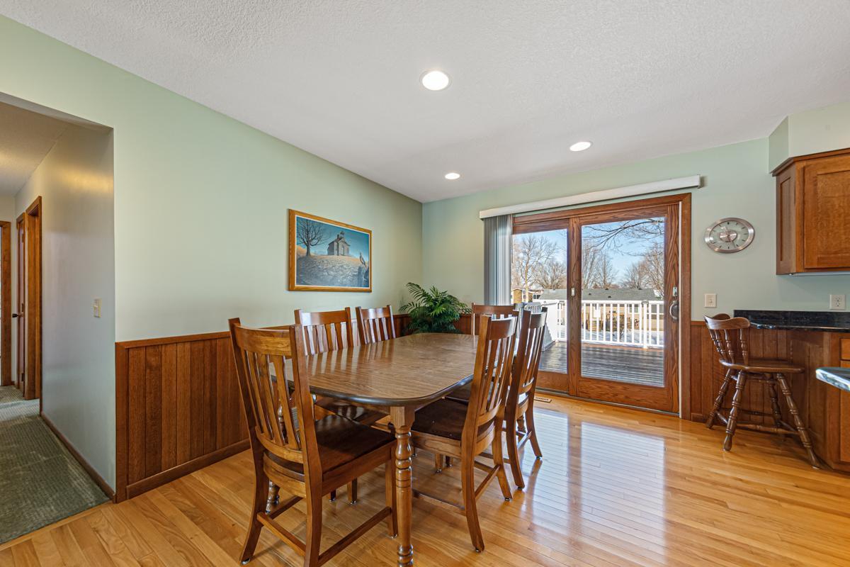 1424 Wellington Crescent