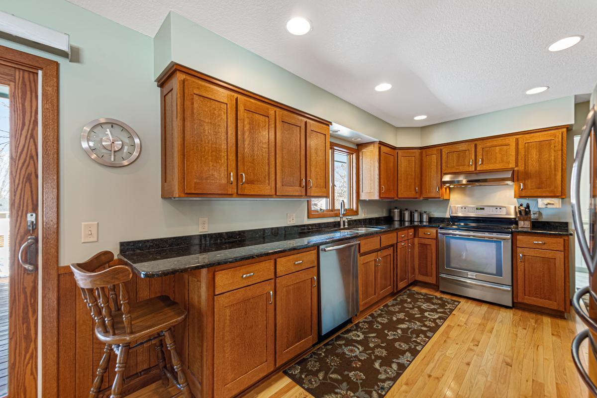 1424 Wellington Crescent
