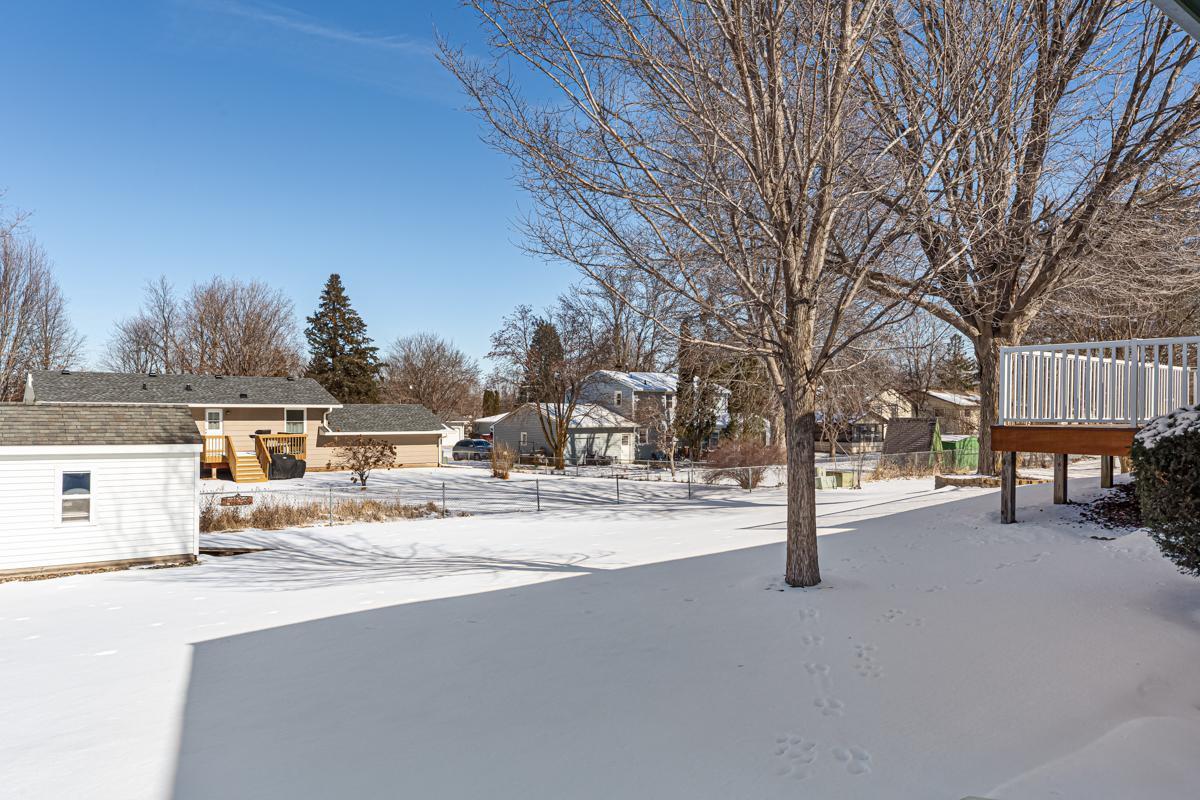 1424 Wellington Crescent