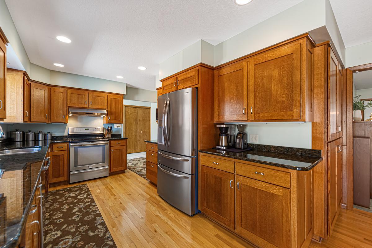 1424 Wellington Crescent