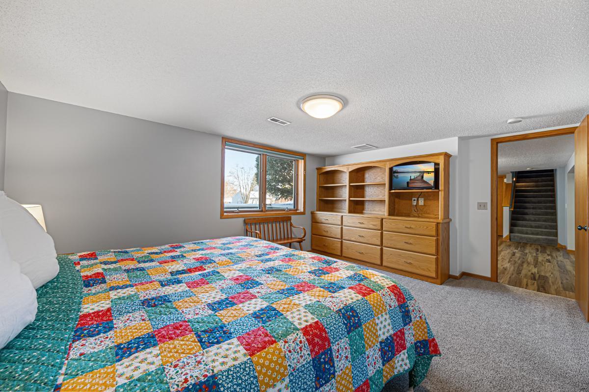 1424 Wellington Crescent