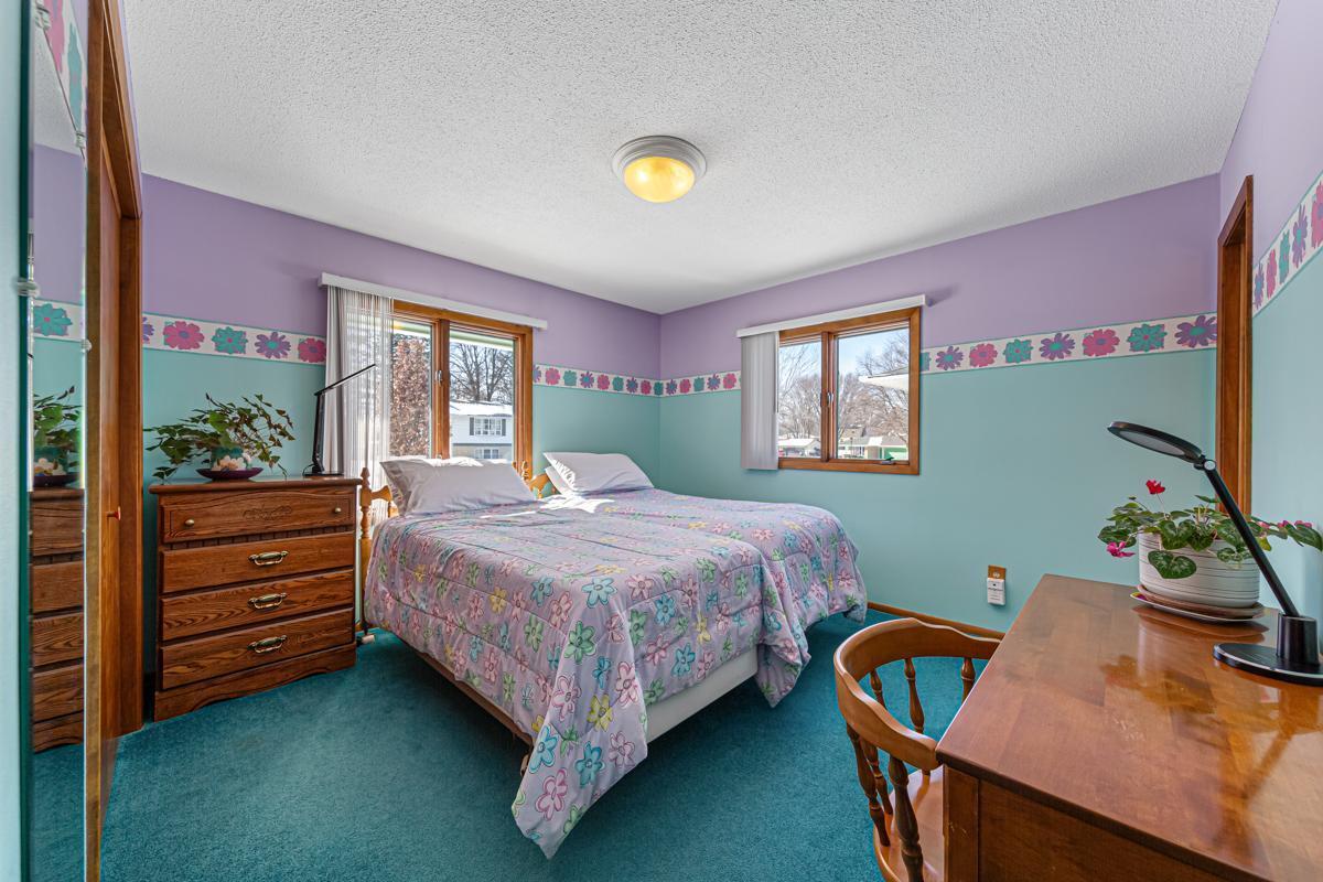 1424 Wellington Crescent