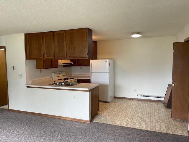 1402 Division Street W