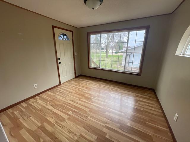 402 Main Street W