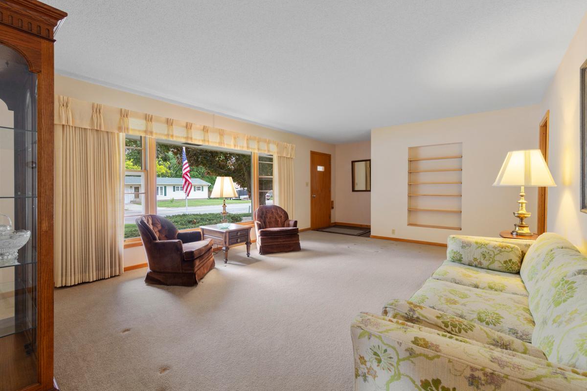 706 9th Avenue SW