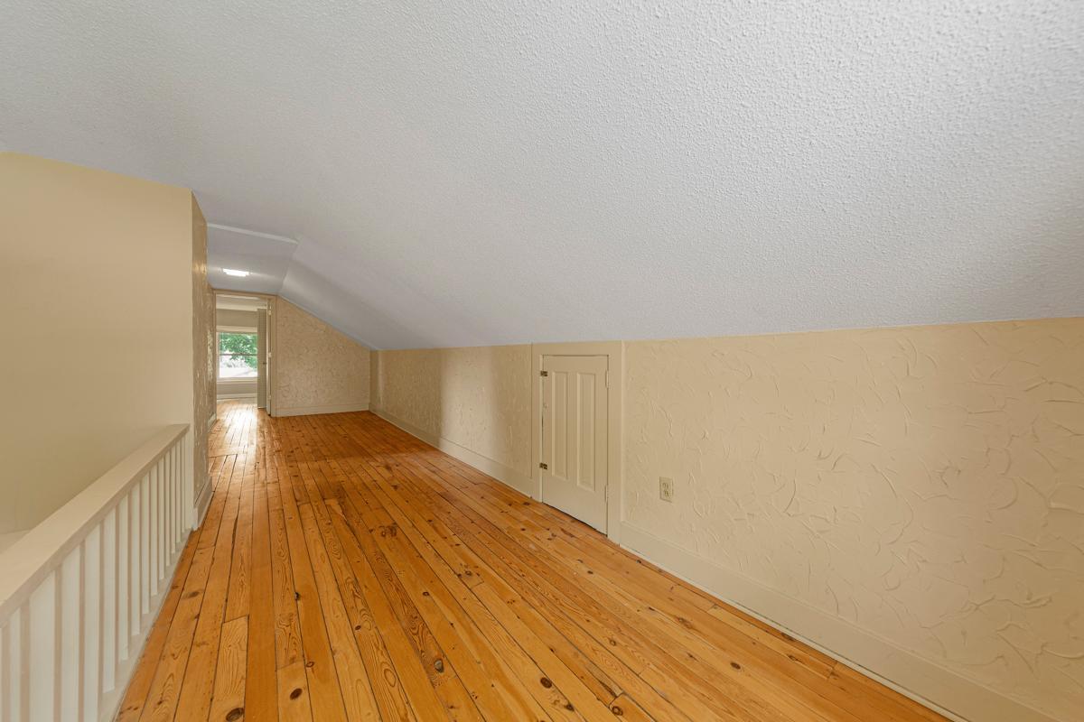 640 4th Avenue SW