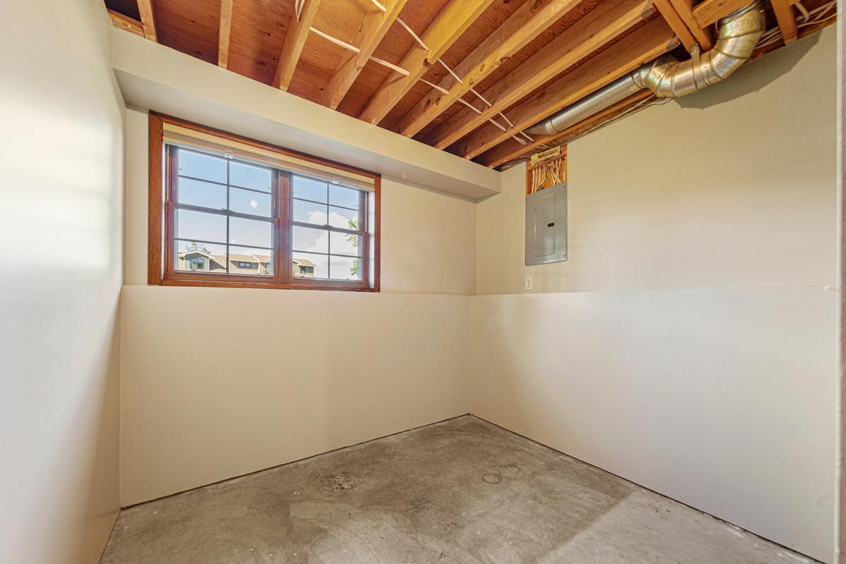 4320 Roberds Lake Trail