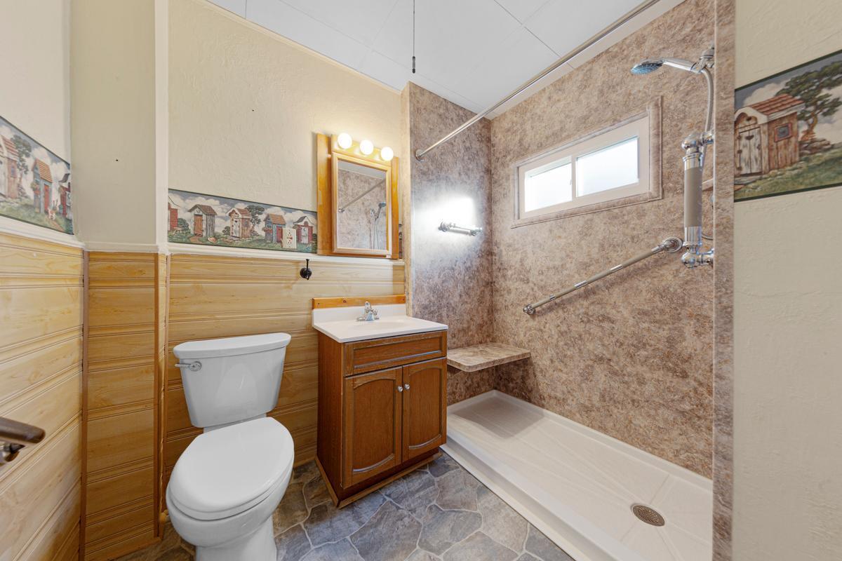 1022 Central Avenue N