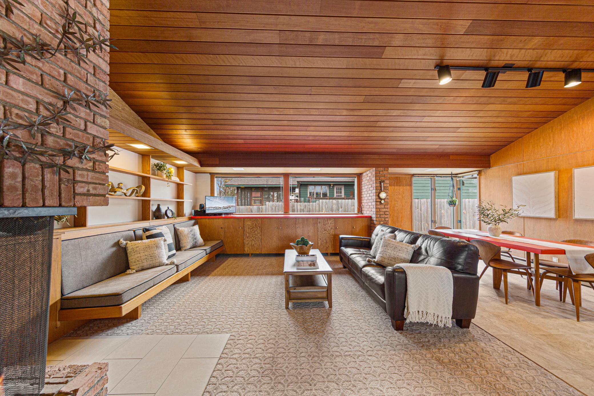 330 5th Avenue SW