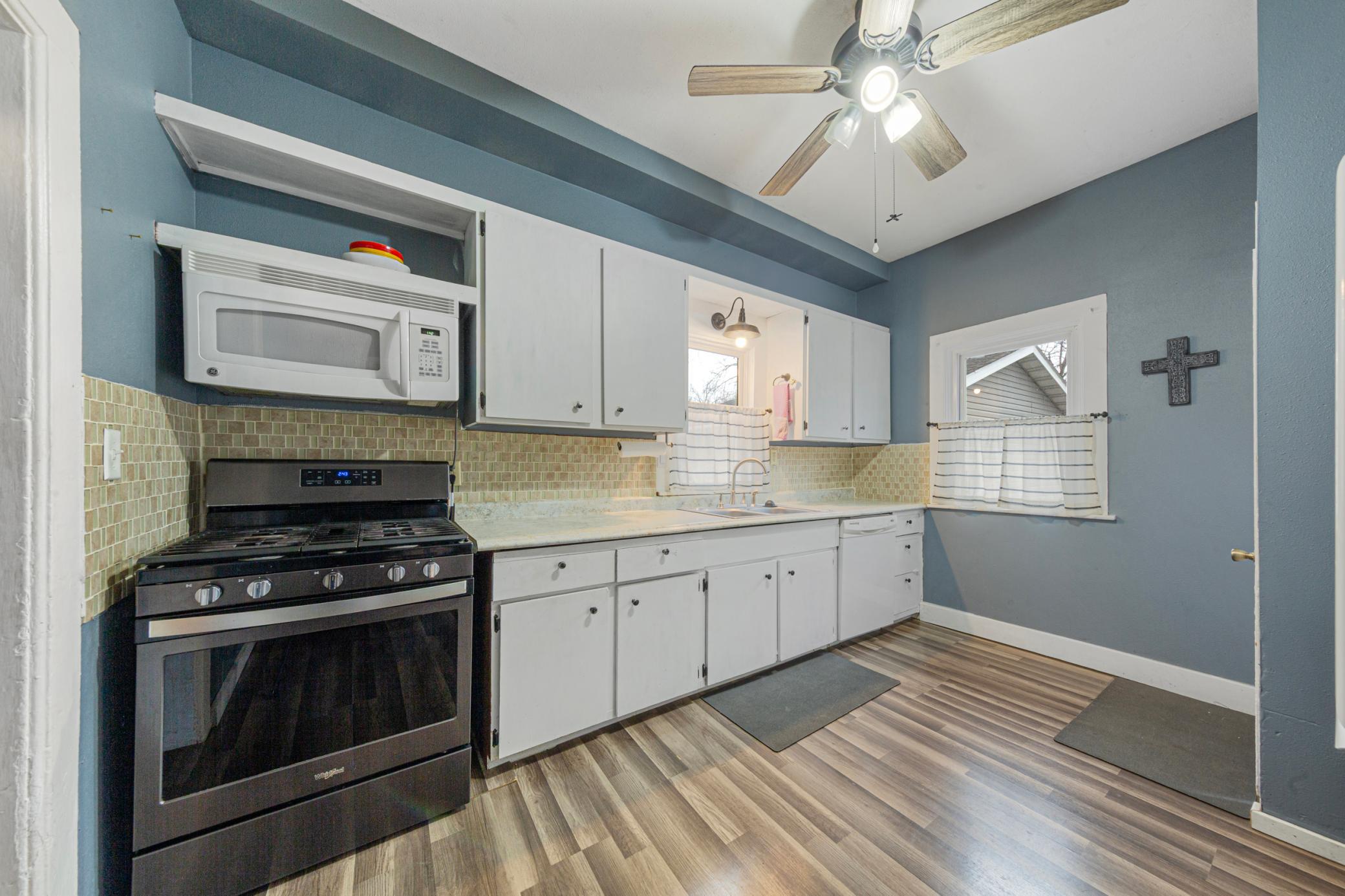 407 3rd Street NE
