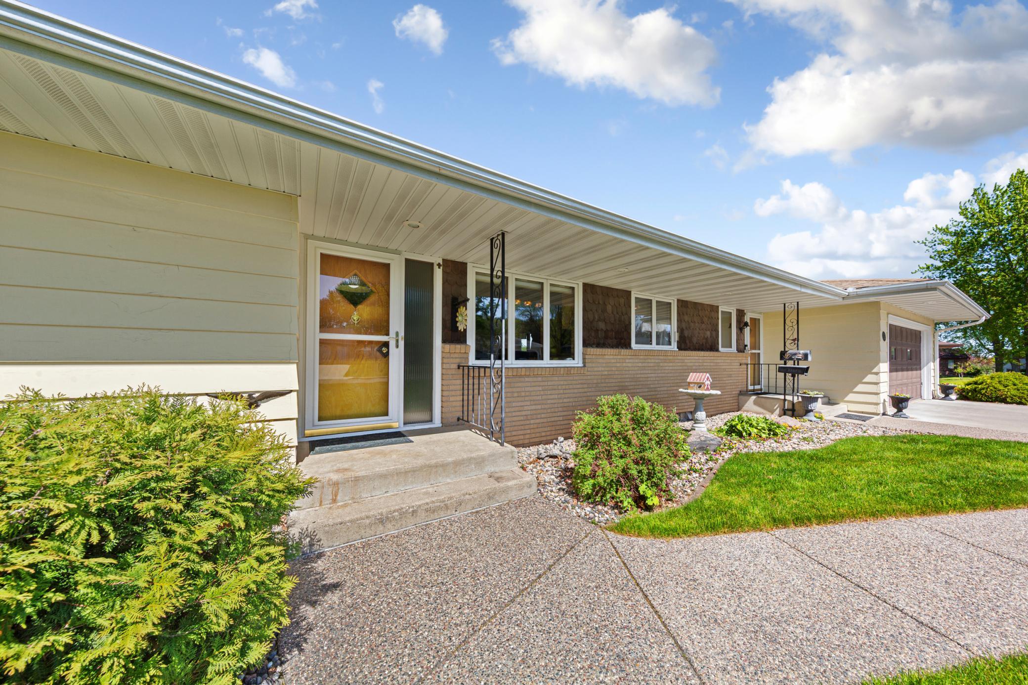 808 Hillcrest Drive