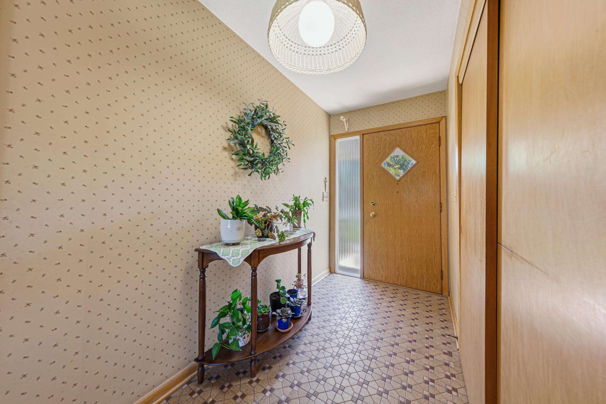 808 Hillcrest Drive