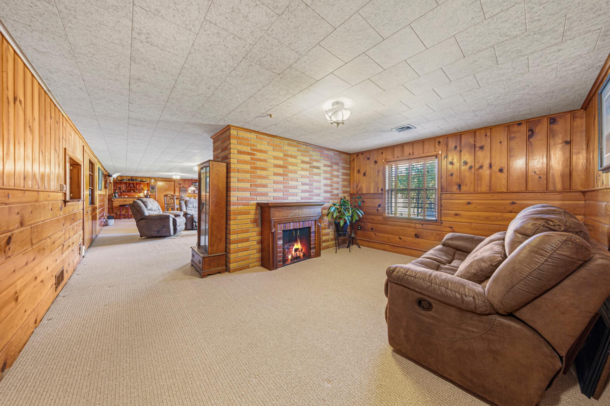 808 Hillcrest Drive