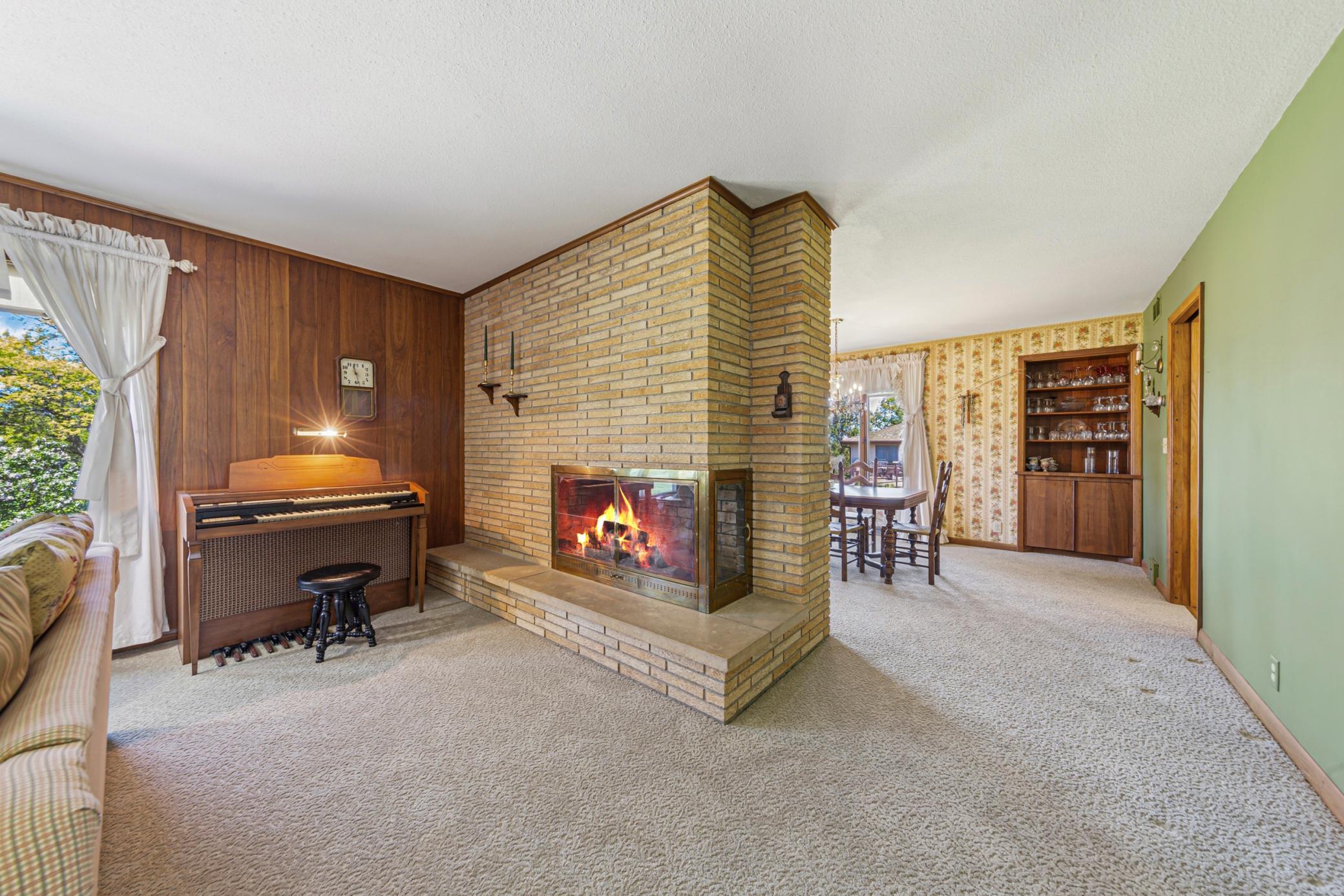 808 Hillcrest Drive