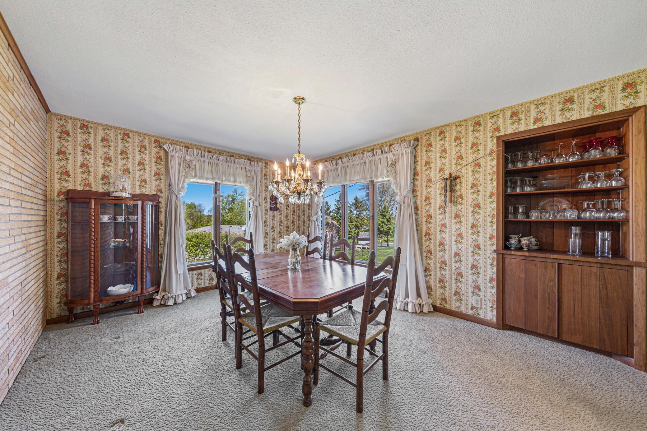 808 Hillcrest Drive