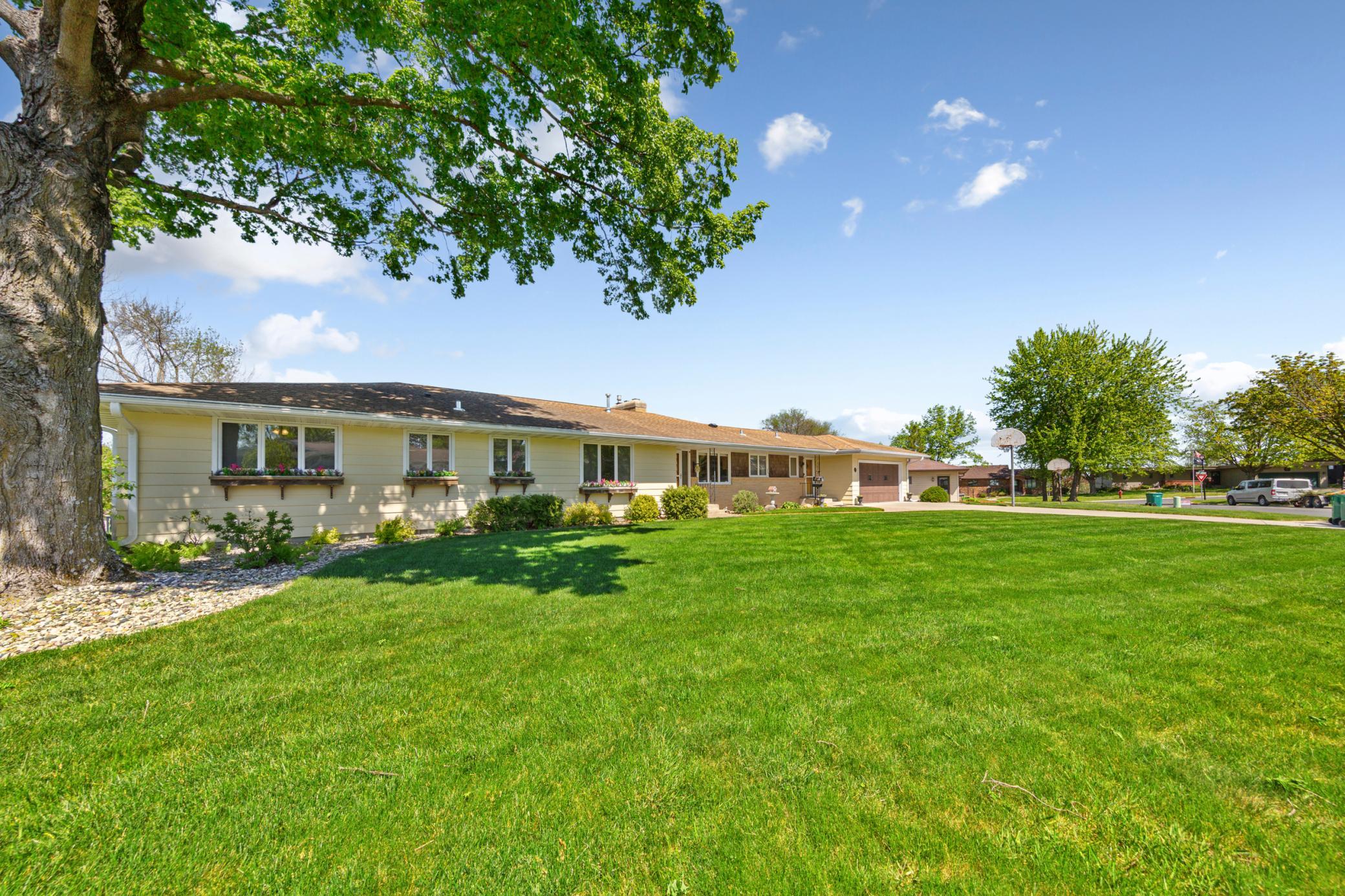 808 Hillcrest Drive