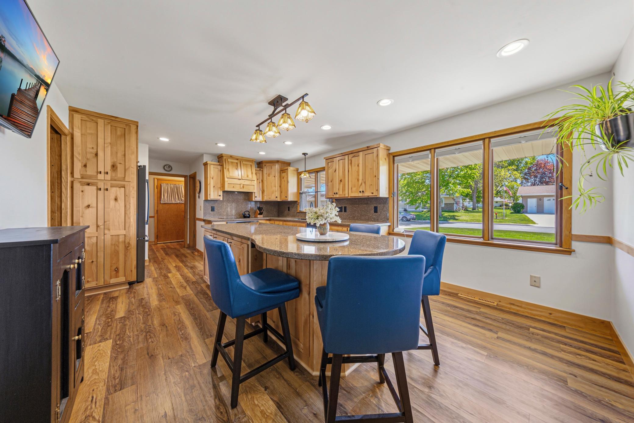 808 Hillcrest Drive
