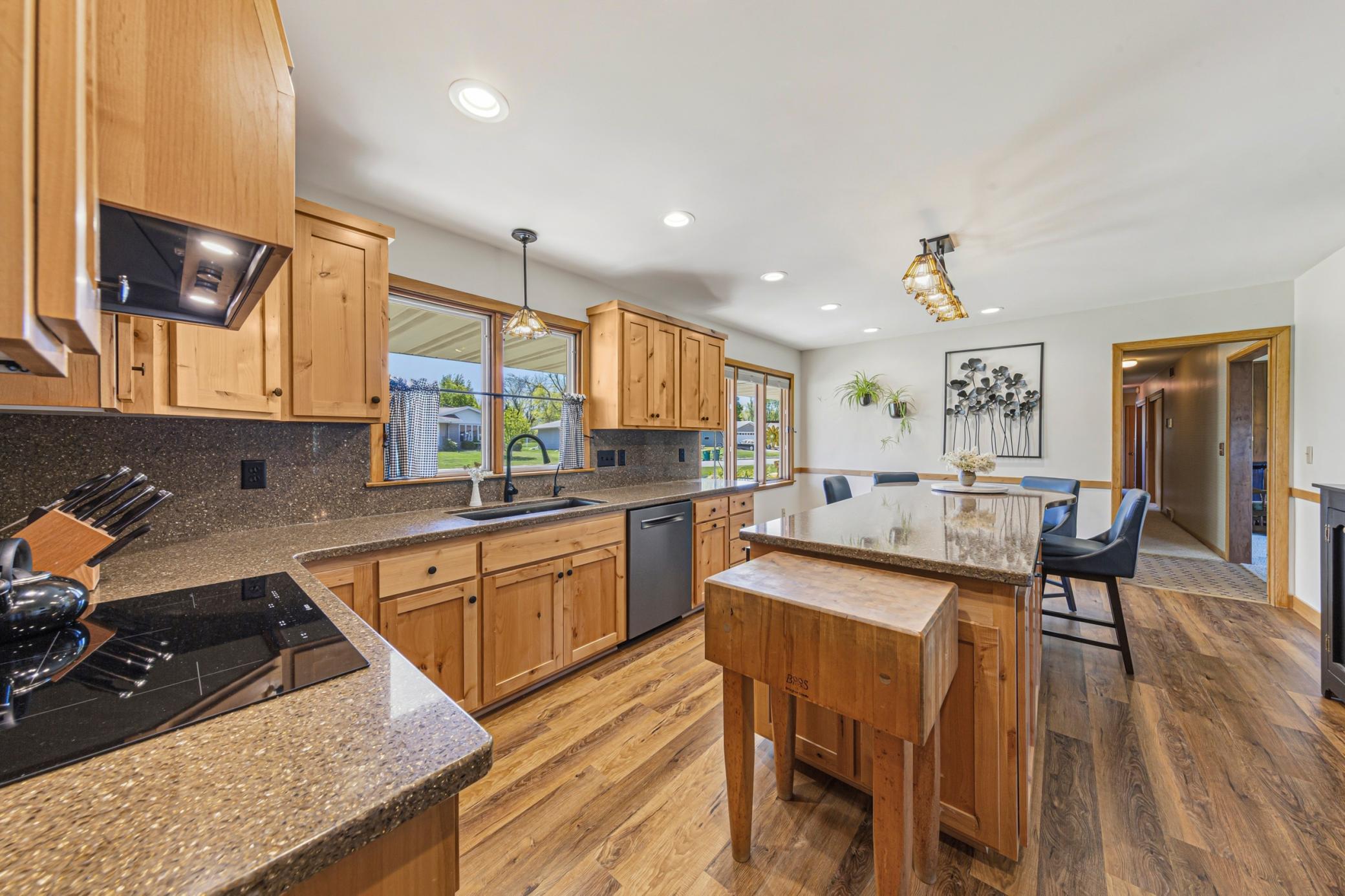 808 Hillcrest Drive