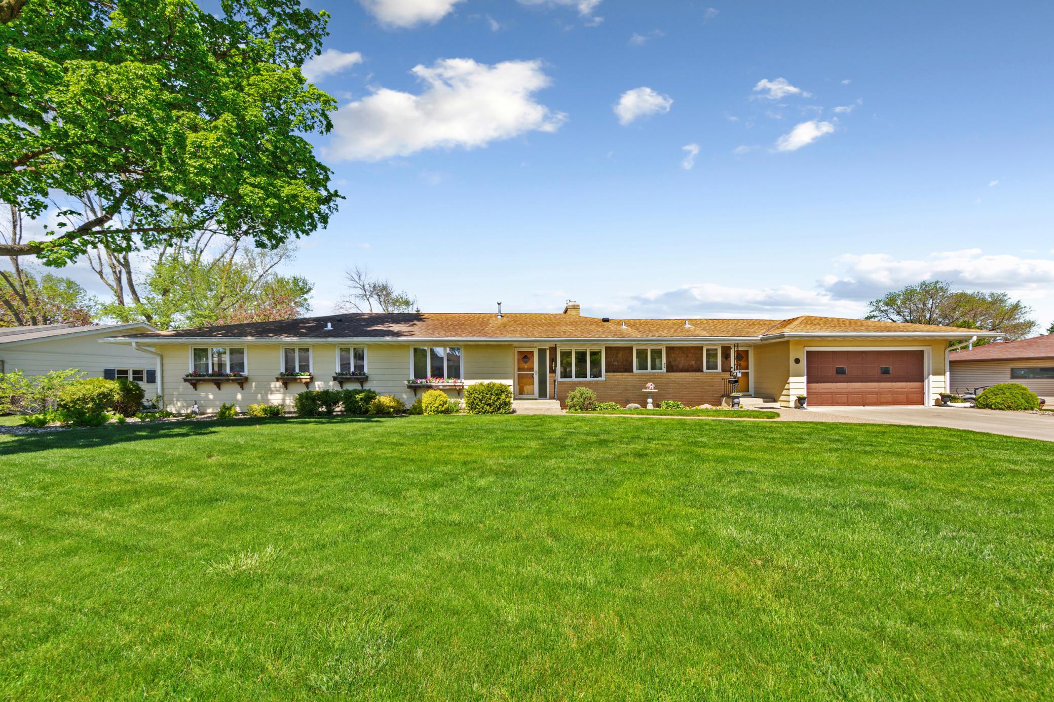 808 Hillcrest Drive