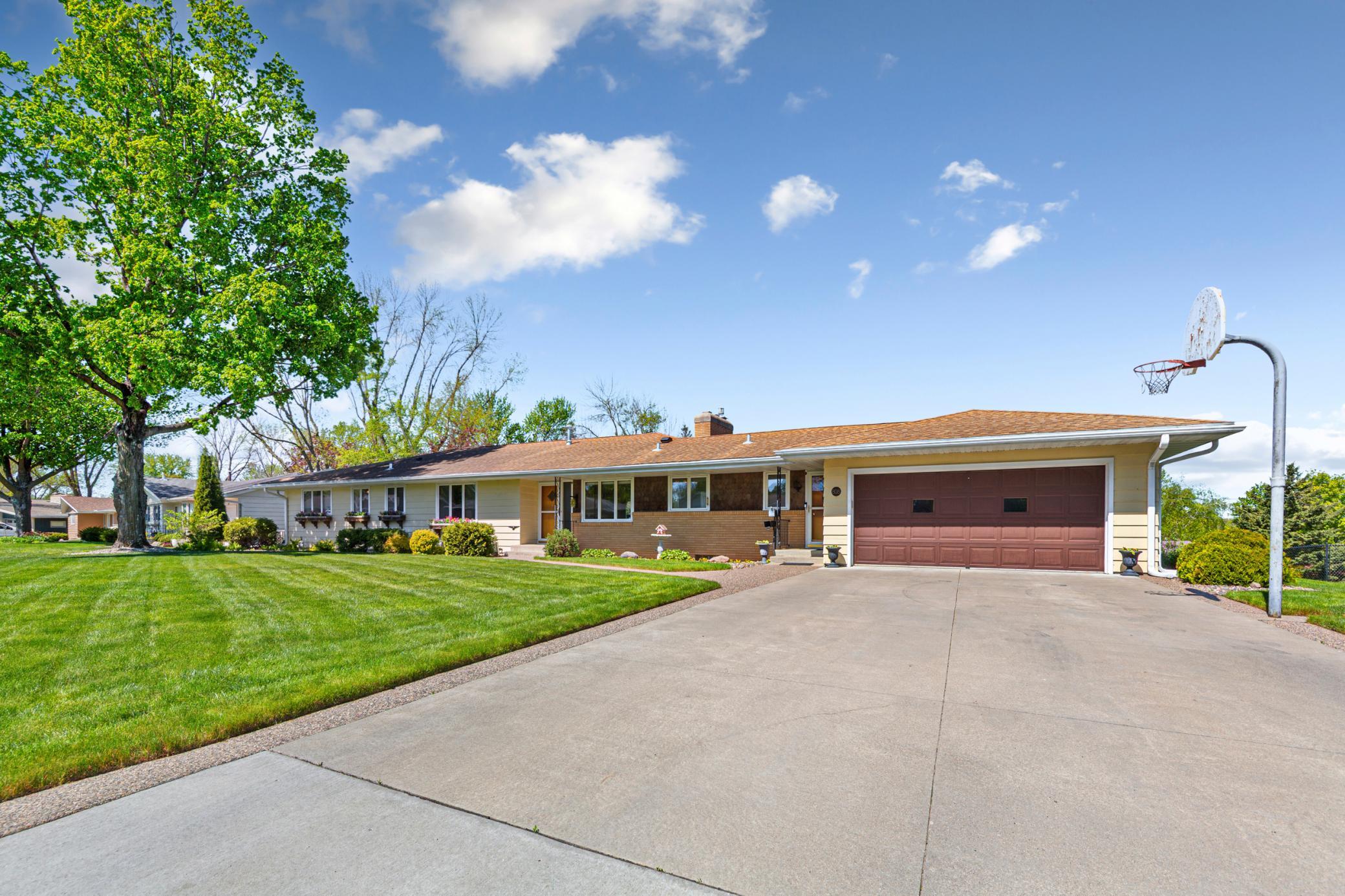 808 Hillcrest Drive