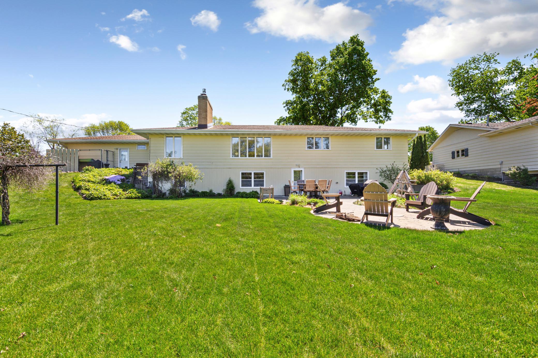 808 Hillcrest Drive