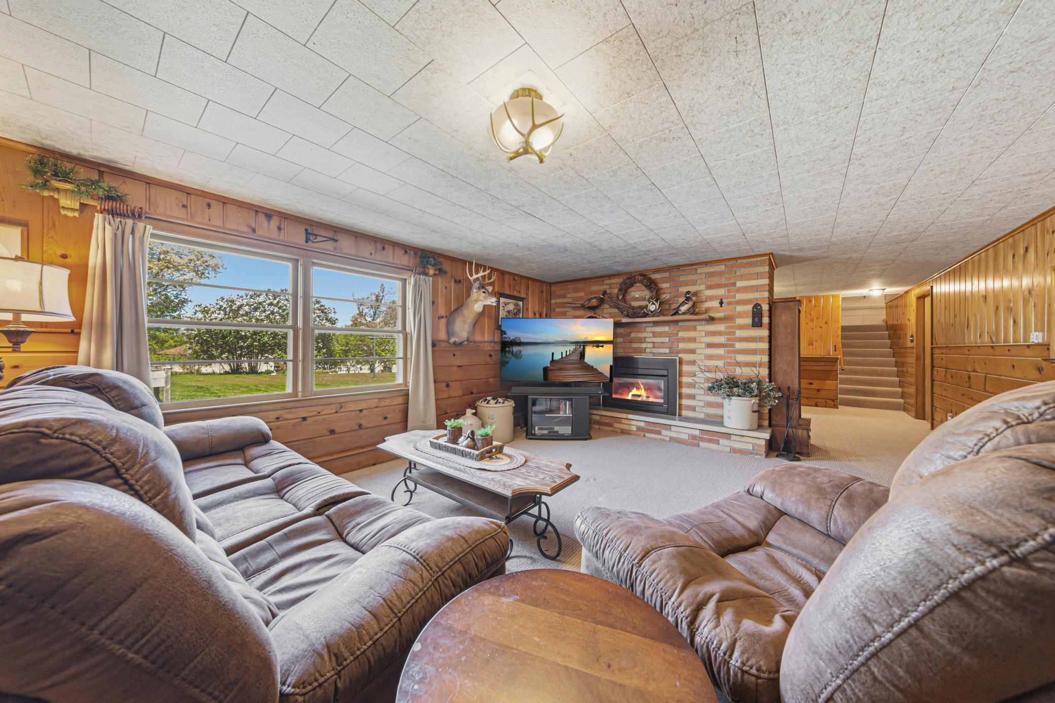 808 Hillcrest Drive