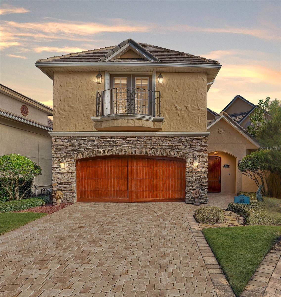 280 LAKE BRITTANY CT