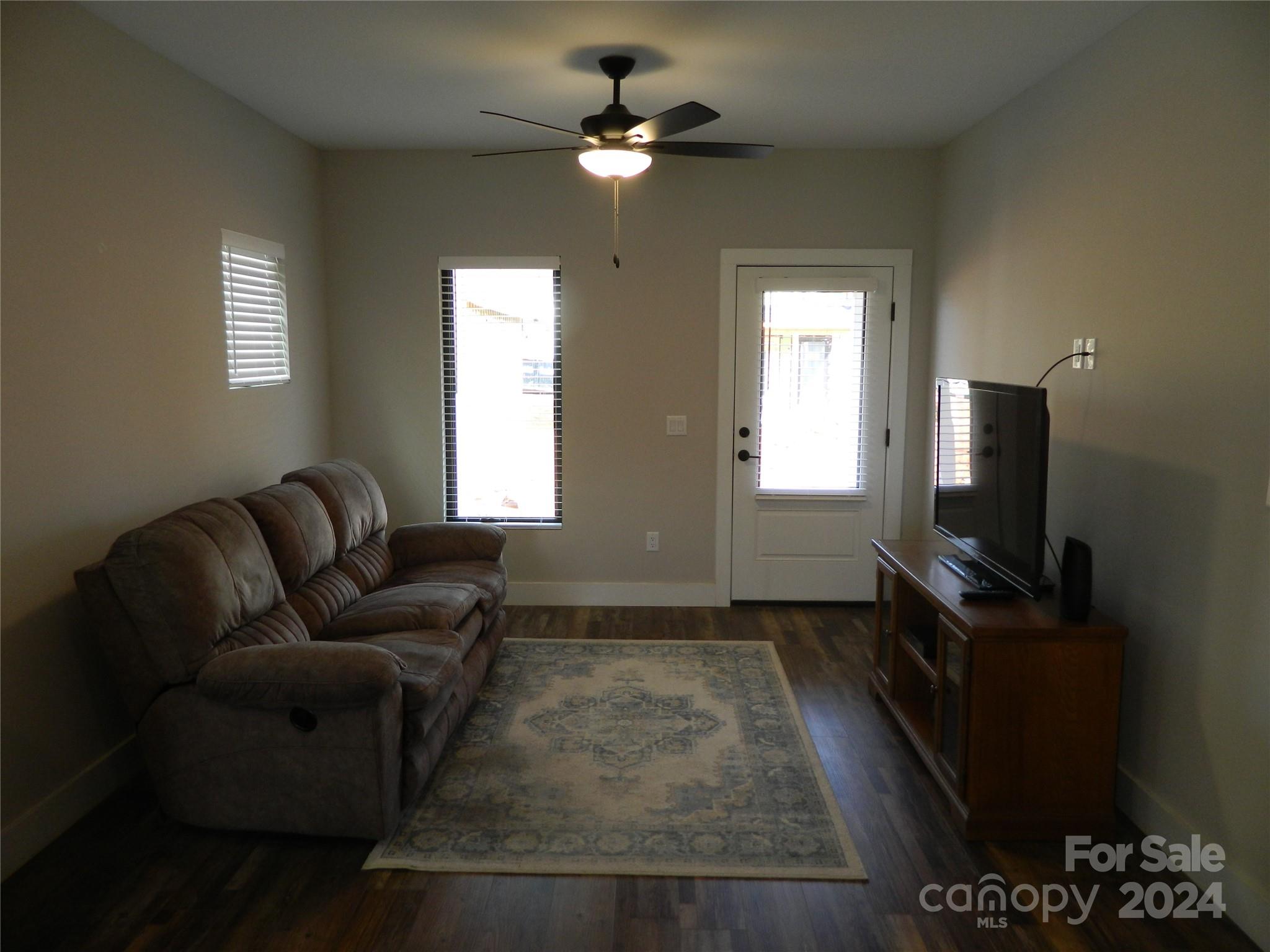 28 Cottage Court