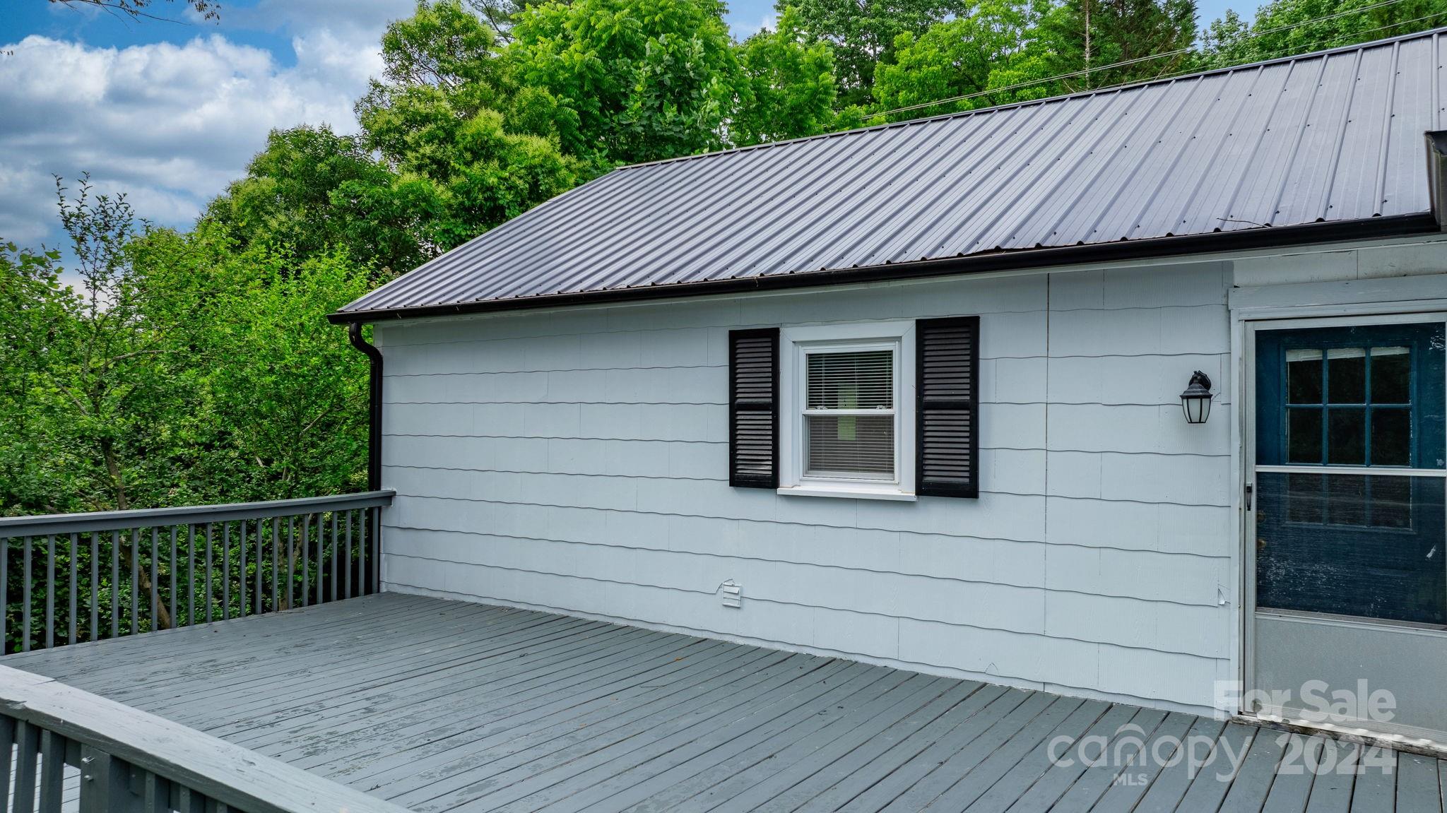 110 Countryside Drive SE