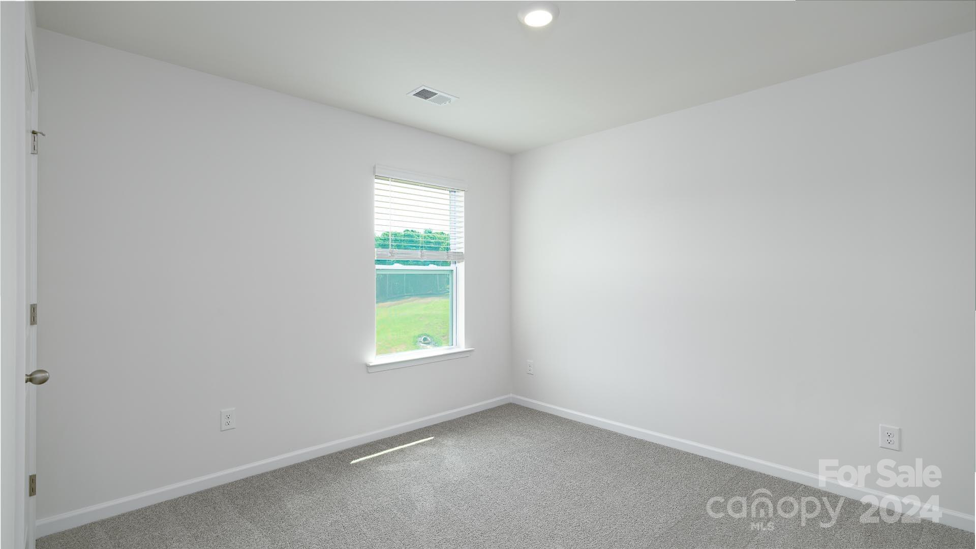 1214 37th Avenue Lane NE