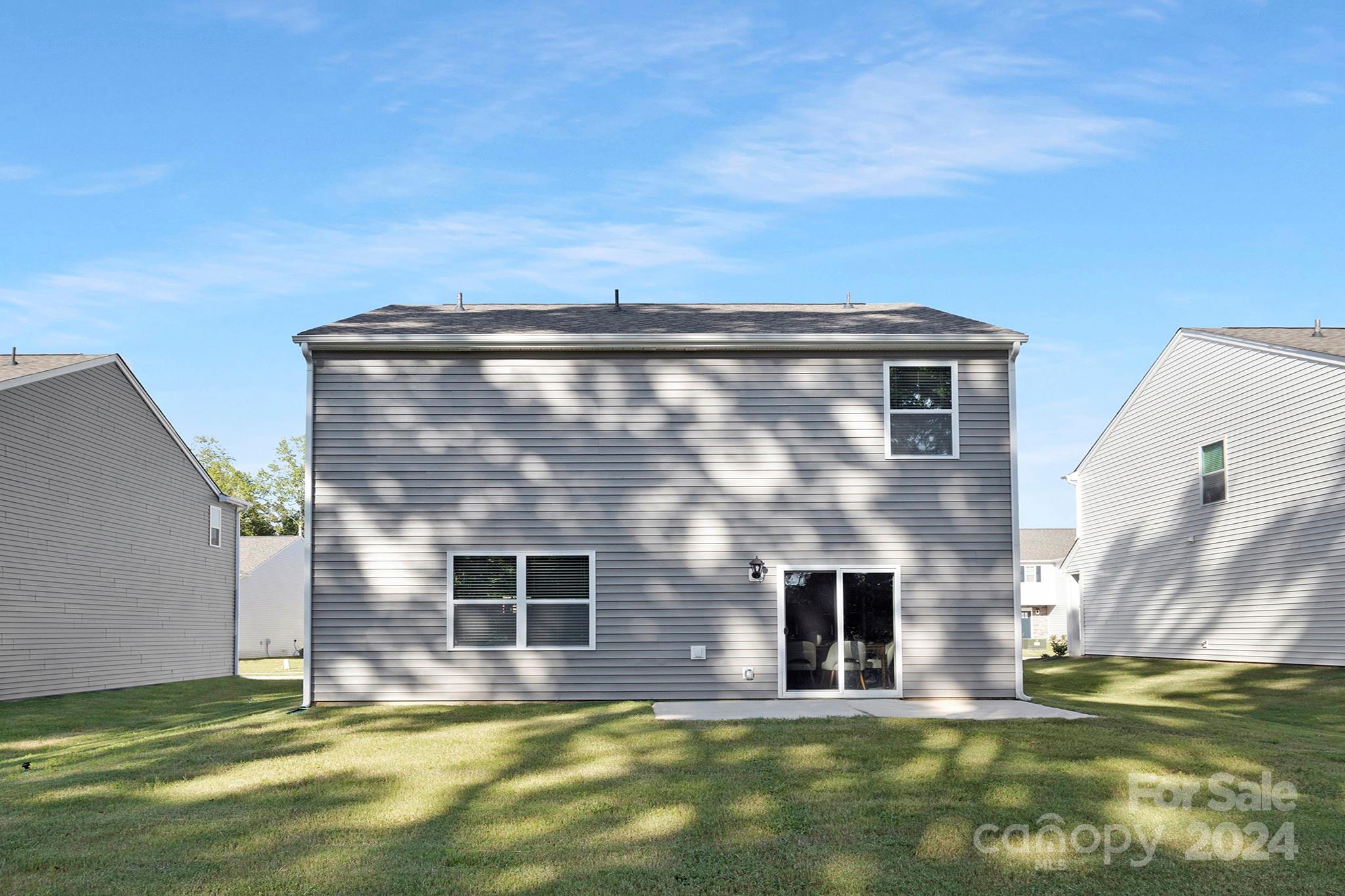 1214 37th Avenue Lane NE