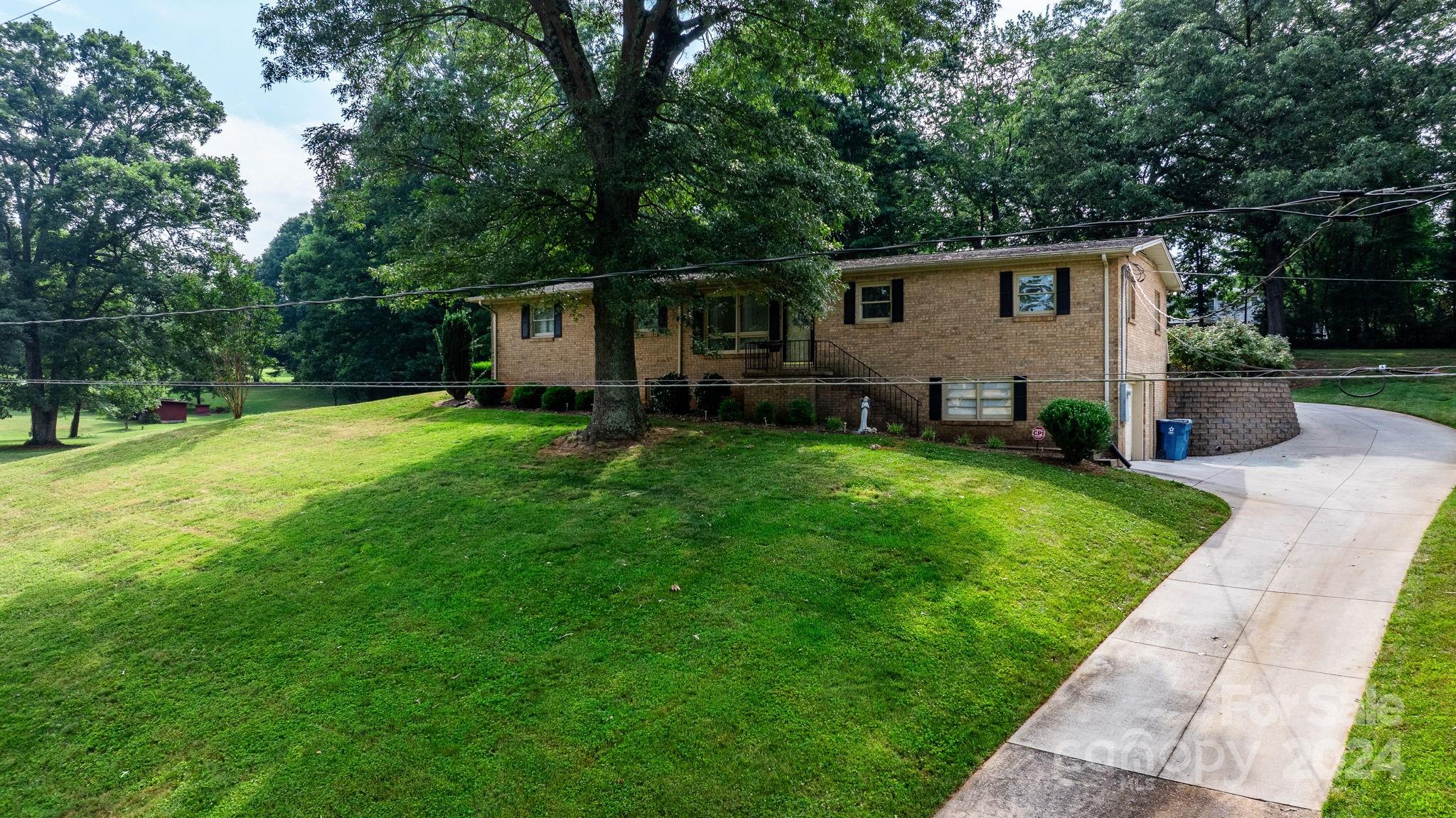 1225 33rd Street Lane NE