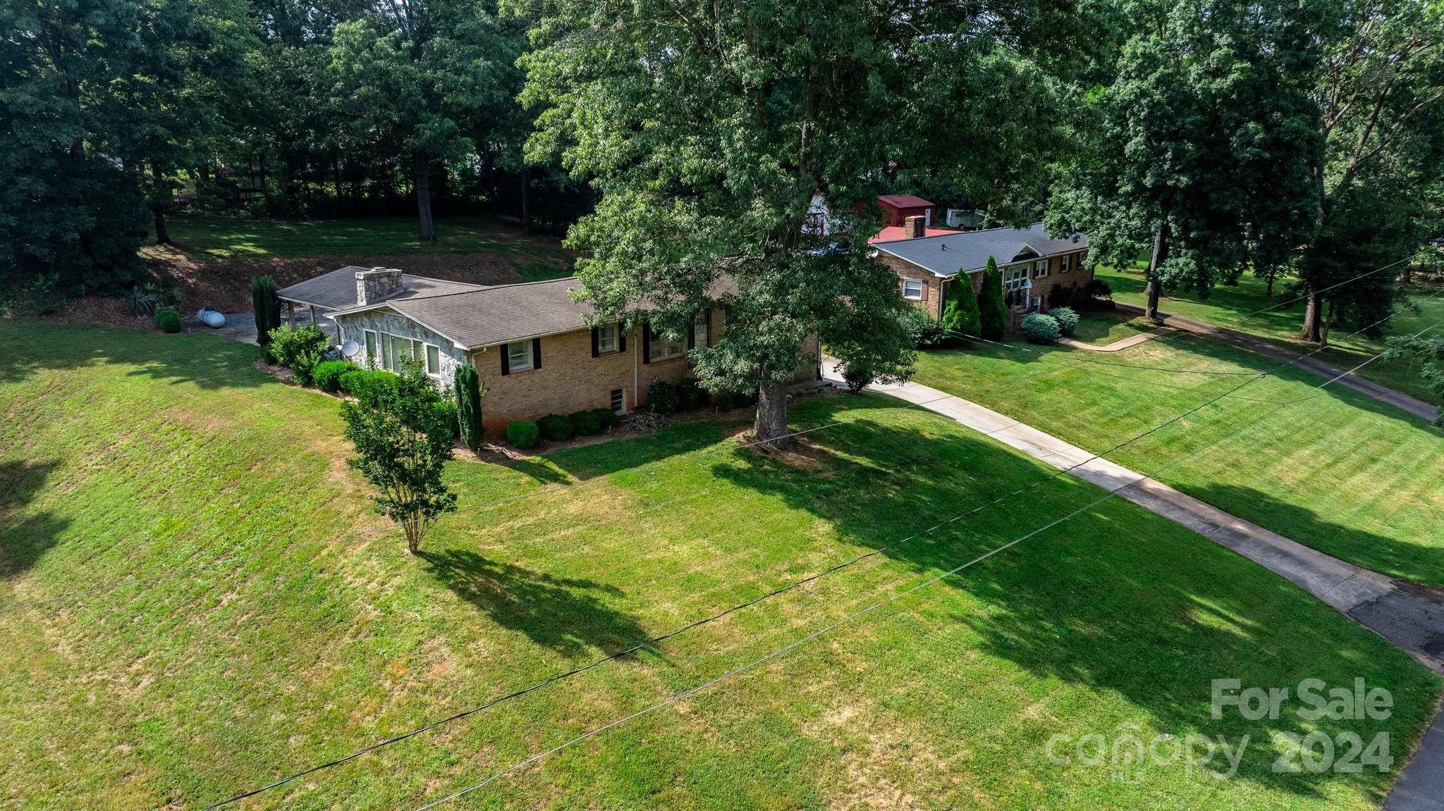 1225 33rd Street Lane NE