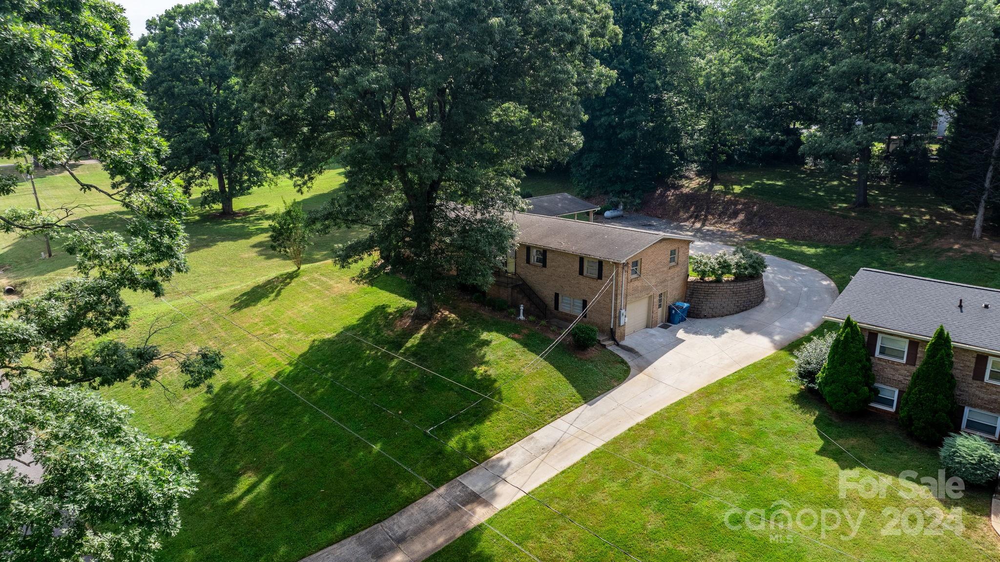 1225 33rd Street Lane NE