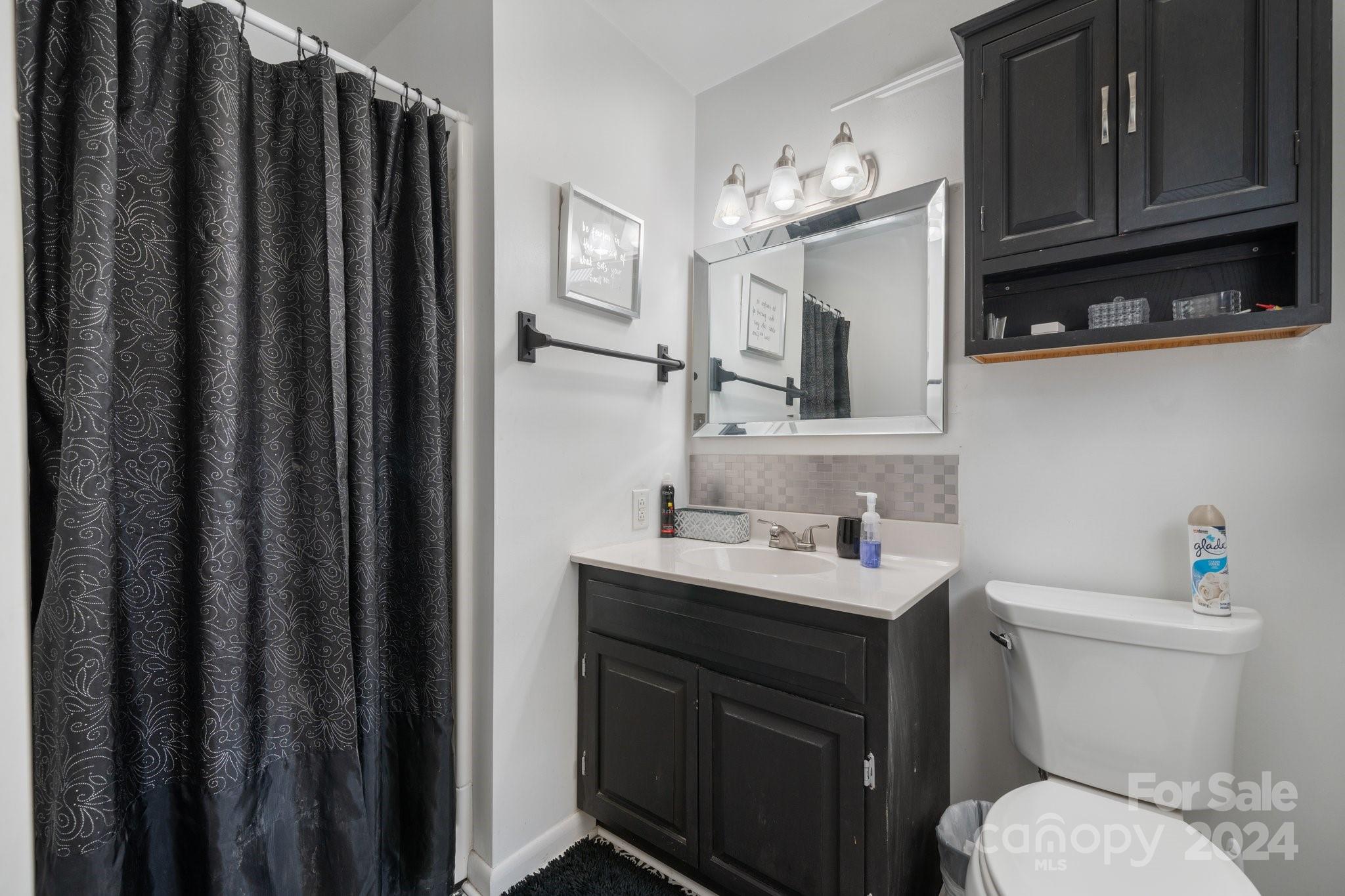 1225 33rd Street Lane NE