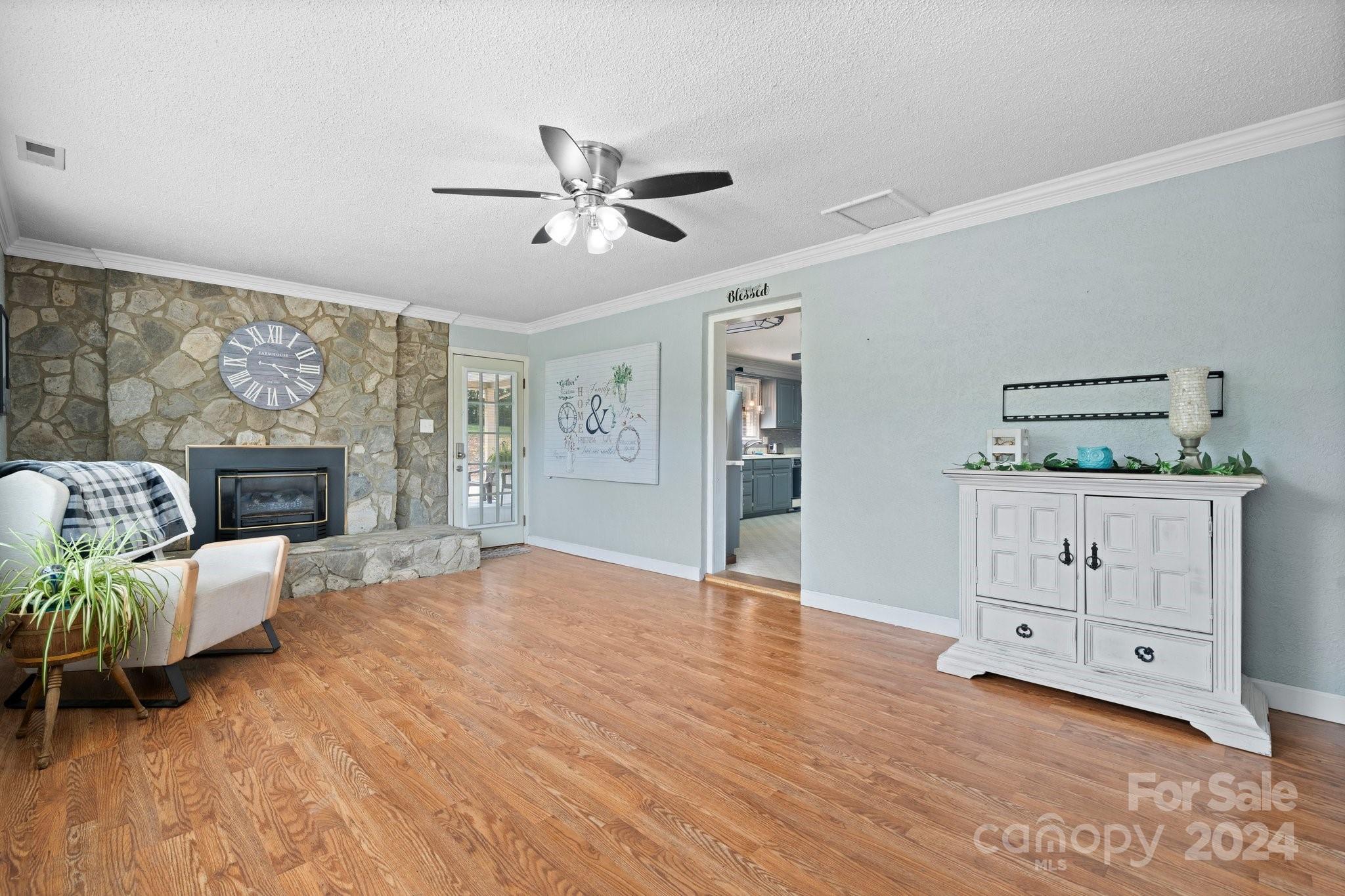 1225 33rd Street Lane NE