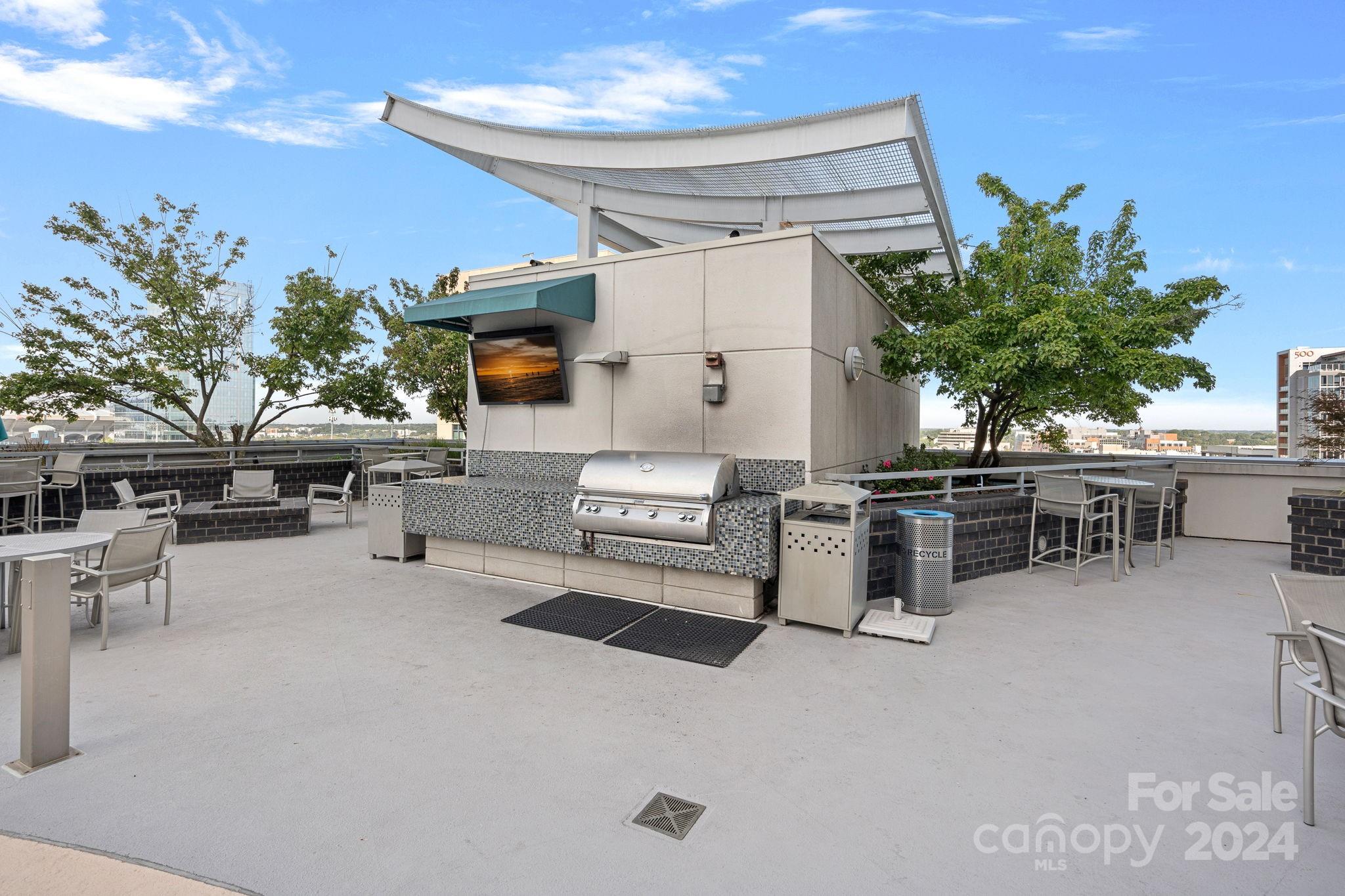 333 W Trade Street Unit: 1410