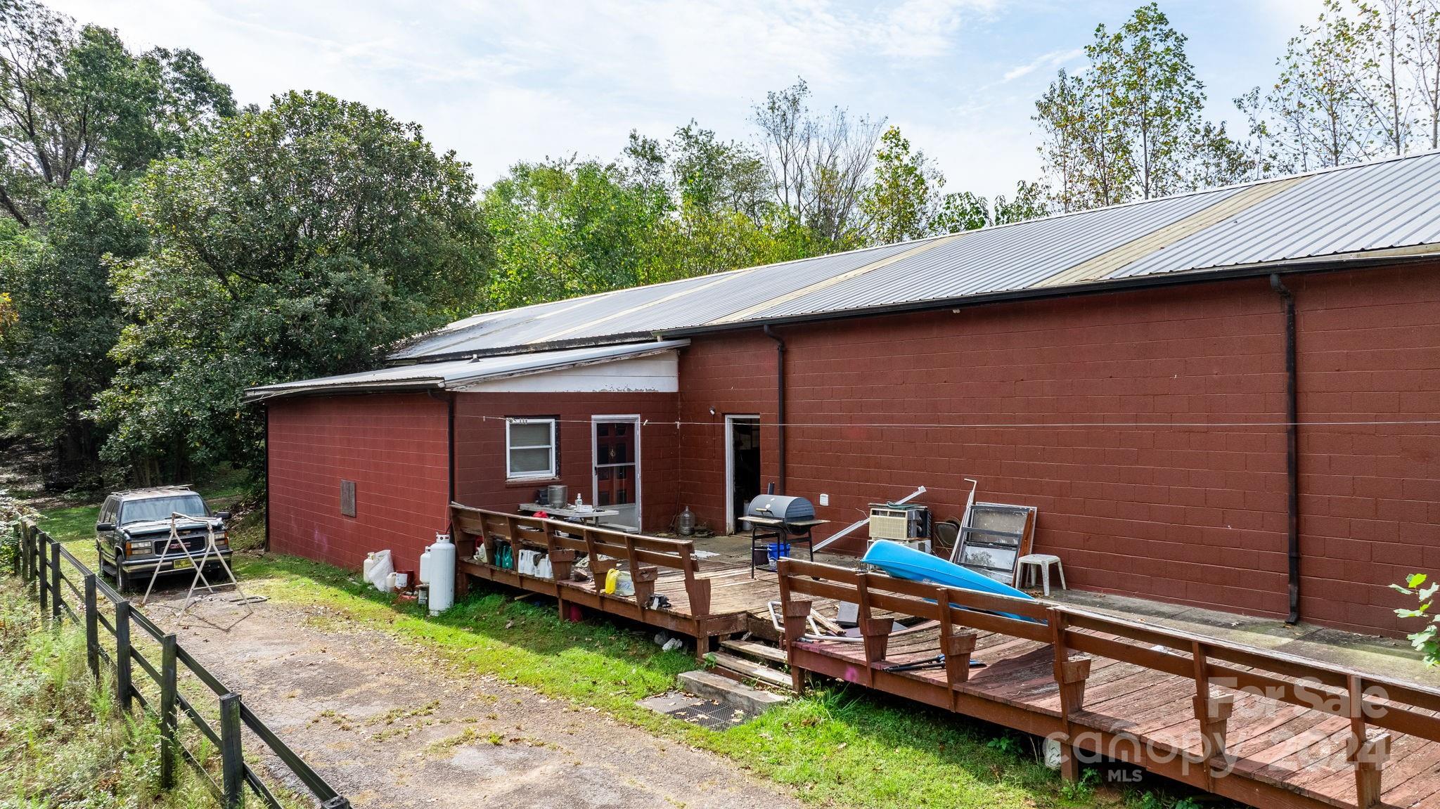 2560 Brookford Boulevard