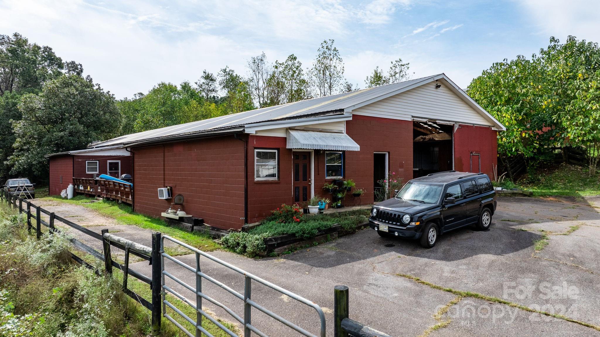 2560 Brookford Boulevard